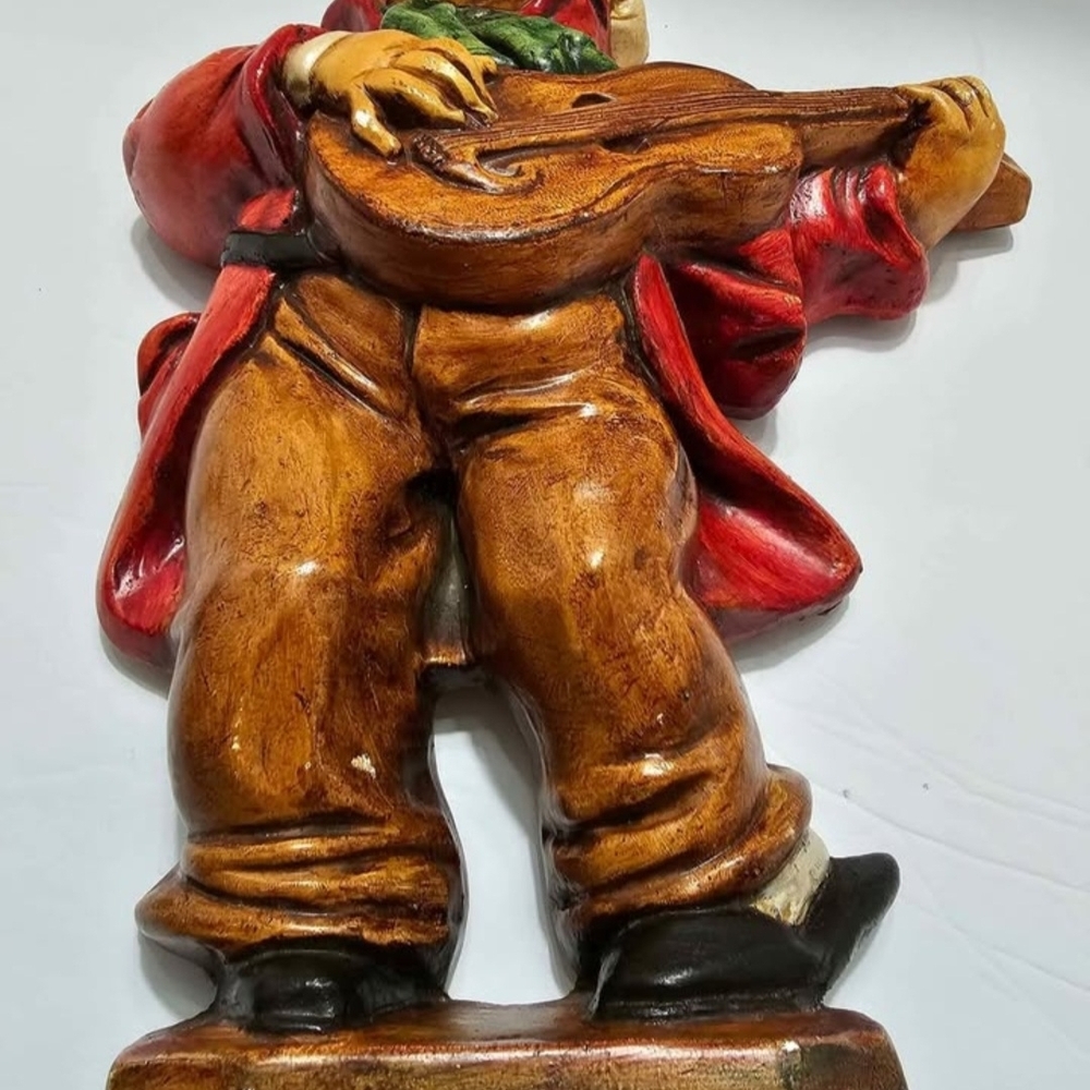 Charming "Very Old" Musician Figure Wall Hanging - Picture 7 of 10